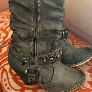 Very Volatile Boots Size 6